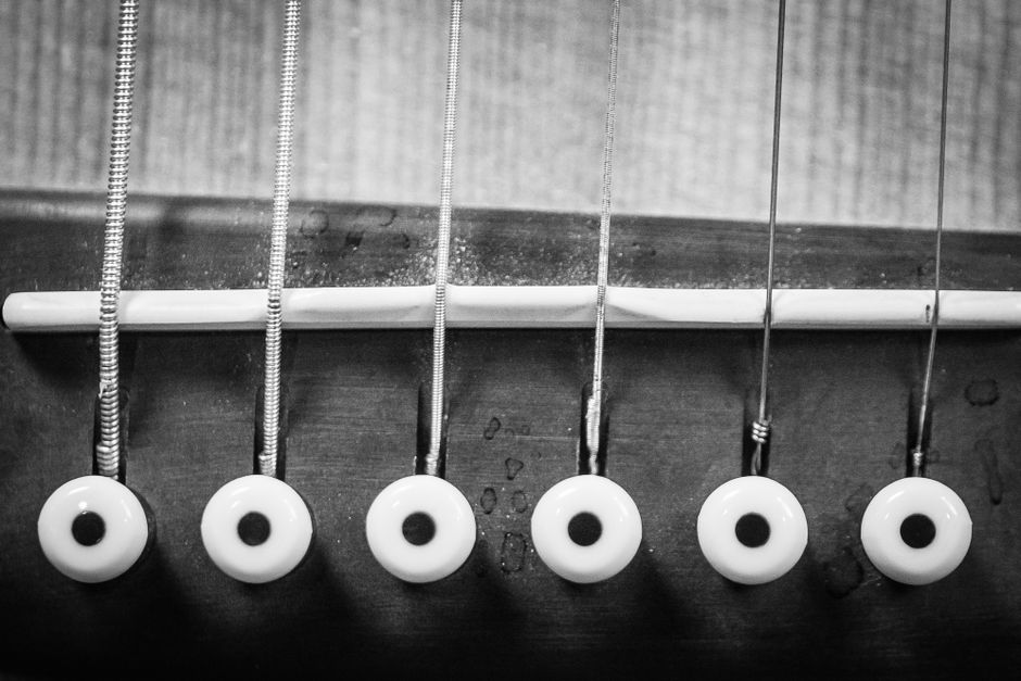 The Monk Who Measured a Trembling String