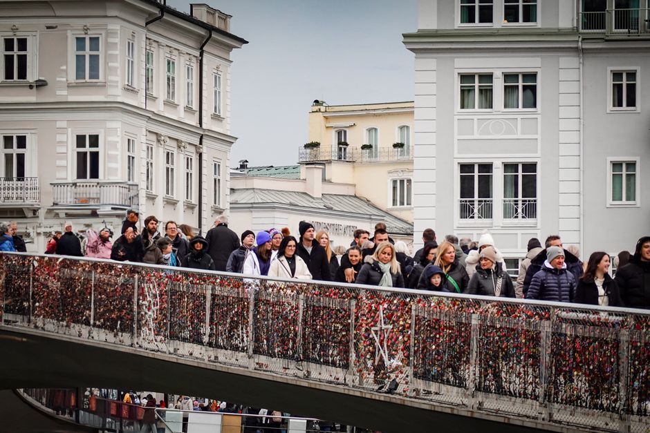 The Millennium Bridge Wobble: When a Crowd Falls Into Step